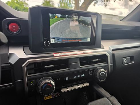 Used 2025 Toyota 4Runner TRD Off-Road AWD/4WD image 25