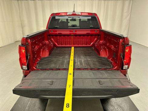 Used 2024 Chevrolet Colorado LT w/ LT Convenience Package II image 21