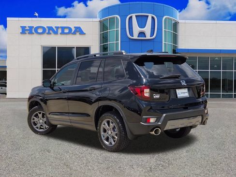 Used 2025 Honda Passport TrailSport image 5
