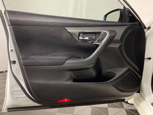 Used 2014 Nissan Altima 2.5 SV w/ Convenience Package FWD image 12