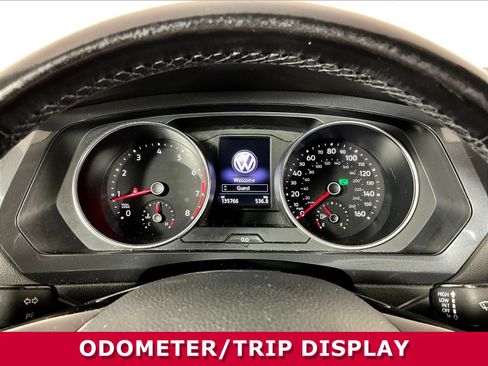 Used 2018 Volkswagen Tiguan SEL AWD/4WD image 13