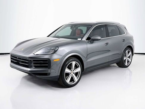 New 2025 Porsche Cayenne image 1