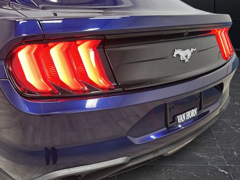 Used 2020 Ford Mustang Coupe RWD image 34