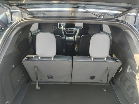 New 2026 Ford Explorer ST-Line w/ ST-Line Street Pack image 8