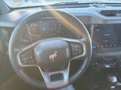 Used 2024 Ford Bronco Black Diamond image 8