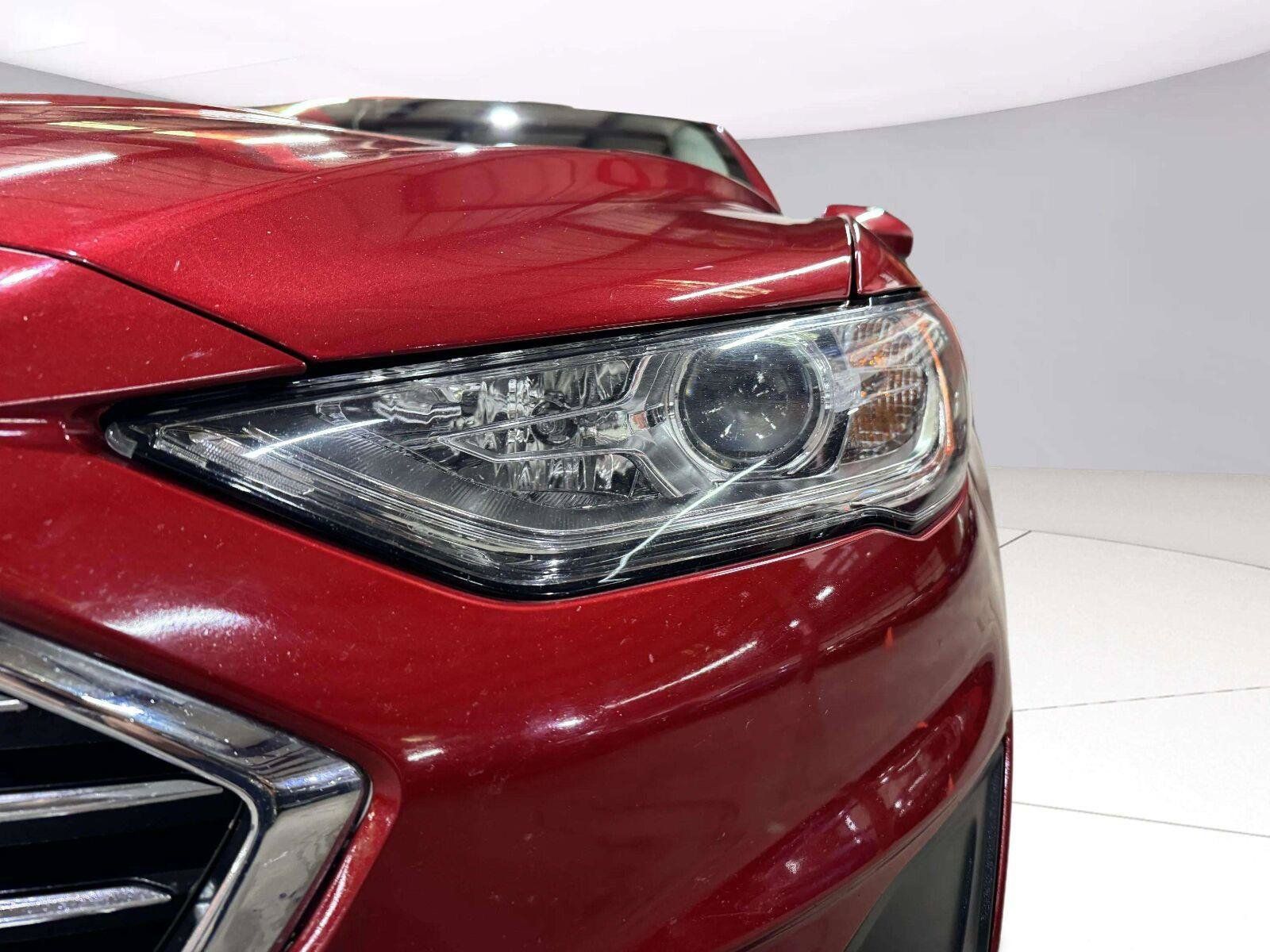 Used 2020 Ford Fusion SE FWD image 11