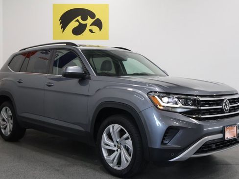 Certified 2022 Volkswagen Atlas SE image 6