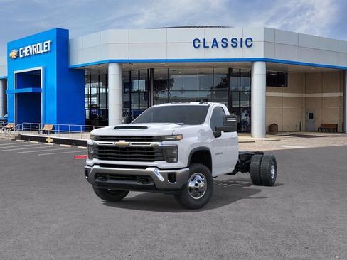 New 2026 Chevrolet Silverado 3500 LT RWD image 8