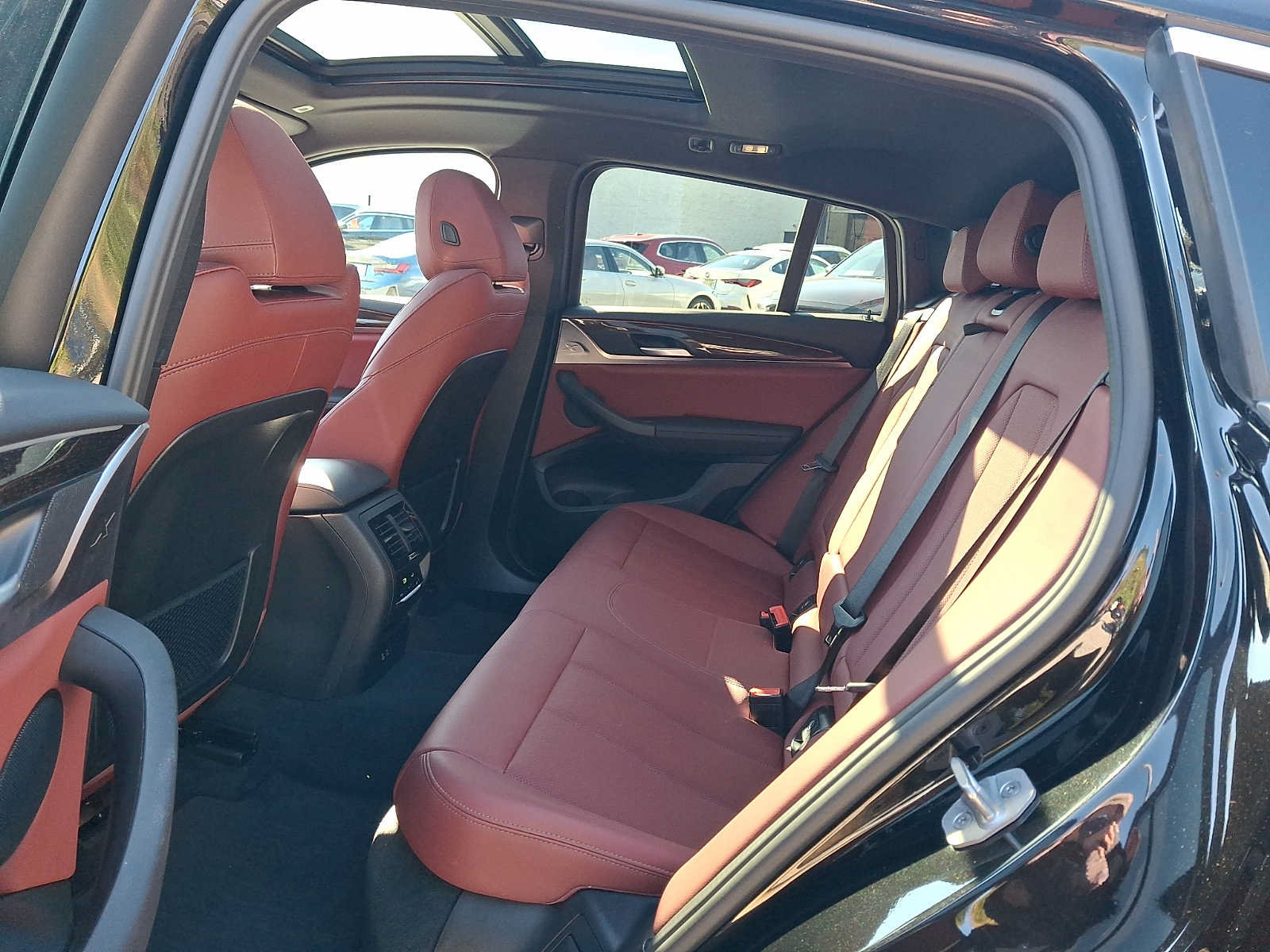Used 2025 BMW X4 xDrive30i w/ Premium Package AWD/4WD image 10