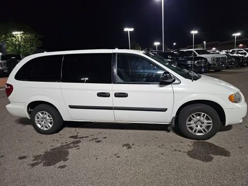 Used 2007 Dodge Grand Caravan SE w/ Popular Equipment Group II FWD image 3