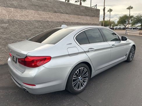 Used 2019 BMW 530e xDrive w/ Convenience Package image 5