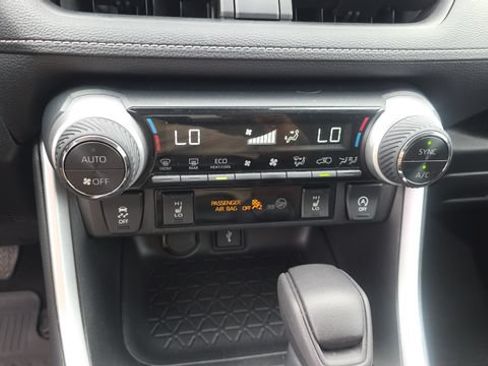 Used 2022 Toyota RAV4 XLE w/ XLE Grade Weather Package AWD/4WD image 22