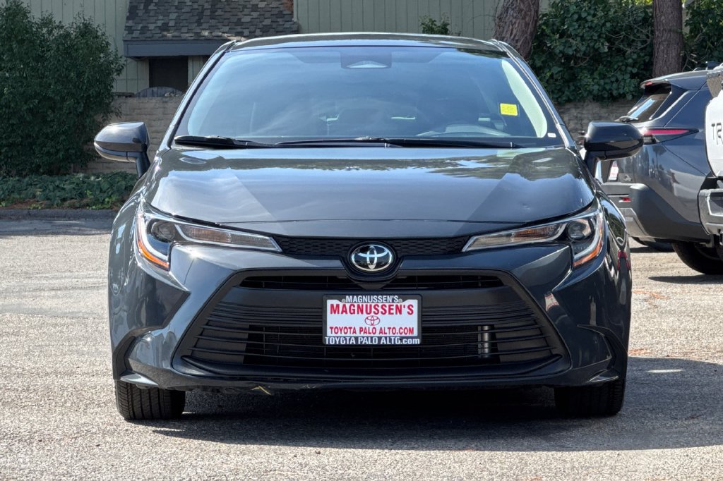 Certified 2025 Toyota Corolla LE FWD image 8