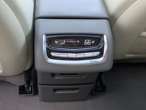 Used 2023 Cadillac XT6 Premium Luxury image 27