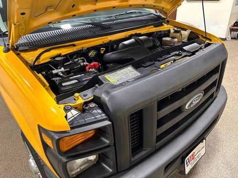 Used 2009 Ford E-150 and Econoline 150 Wagon image 46