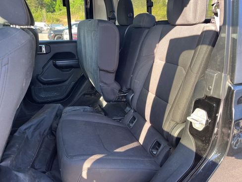 Used 2021 Jeep Gladiator Sport AWD/4WD image 9