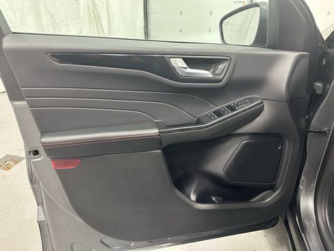 Used 2025 Ford Escape ST-Line image 8