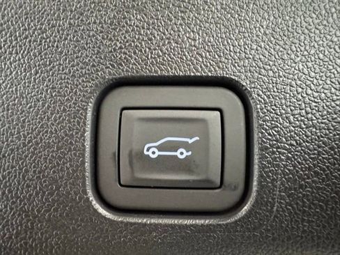 New 2026 GMC Acadia AT4 image 8