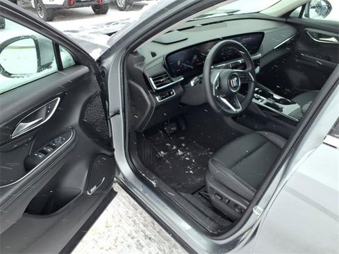 Used 2025 Buick Envision Preferred image 10