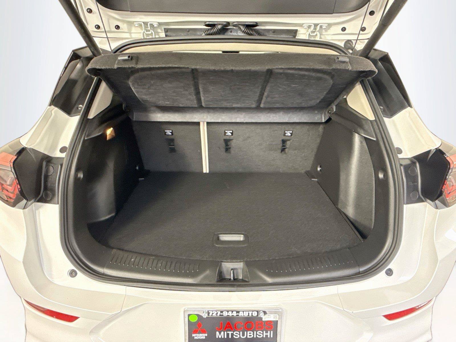Used 2024 Buick Encore GX Avenir w/ Avenir Technology Package FWD image 29