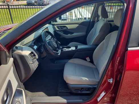 Certified 2023 Nissan Rogue SV FWD image 12