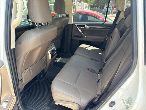 Used 2020 Lexus GX 460 Premium w/ Premium Package AWD/4WD image 9