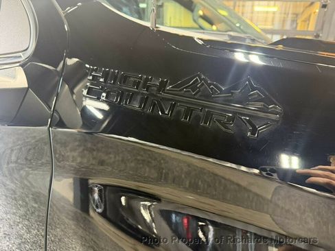 Used 2025 Chevrolet Silverado 1500 High Country w/ High Country Premium Package AWD/4WD image 7