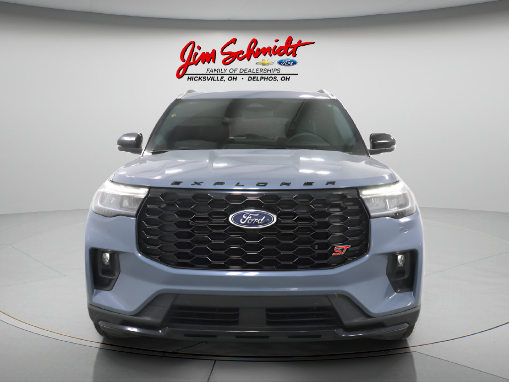 Used 2025 Ford Explorer ST AWD/4WD image 3