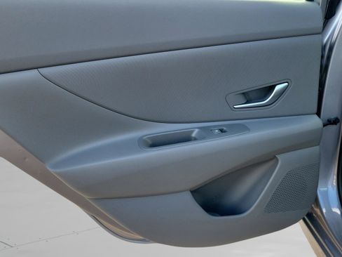 New 2026 Hyundai Elantra SE image 30