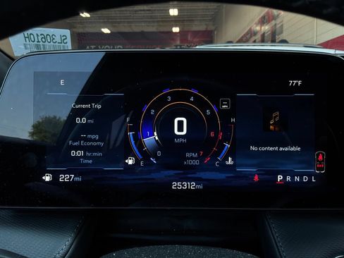 Used 2025 Chevrolet Equinox LT FWD image 36