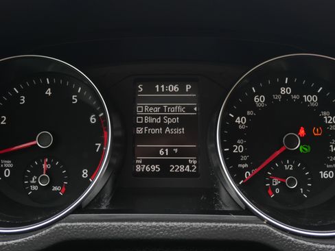 Used 2017 Volkswagen Passat 1.8T SE w/ SE Lighting Package image 29