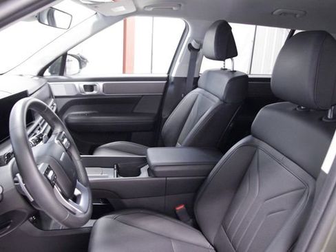 Used 2025 Hyundai Santa Fe SEL image 13