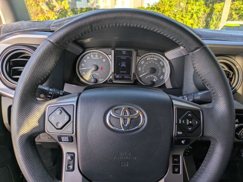 Used 2019 Toyota Tacoma SR5 image 25