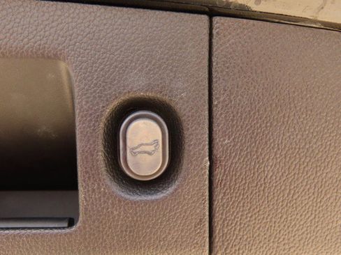 Used 2018 Chevrolet Tahoe Premier w/ Max Trailering Package image 12