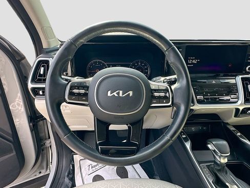 Certified 2023 Kia Sorento EX w/ Panoramic Sunroof Package image 11