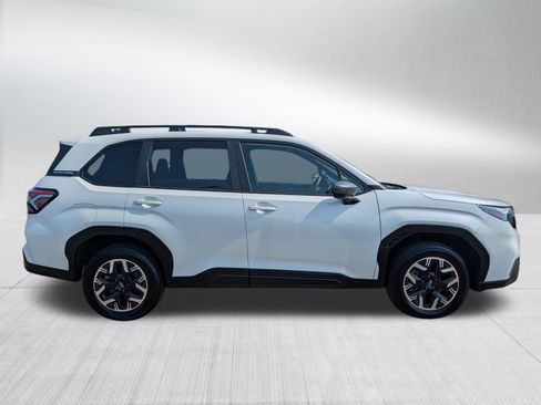 Certified 2025 Subaru Forester Premium AWD/4WD image 8