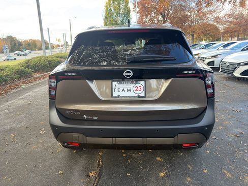 New 2026 Nissan Kicks SV image 6