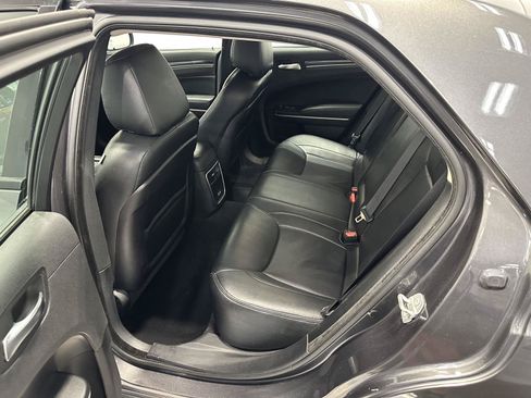Used 2019 Chrysler 300 Touring w/ Sport Appearance Package AWD/4WD image 24