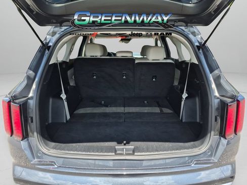 Used 2023 Kia Sorento S FWD image 5