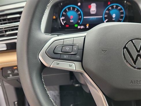 New 2026 Volkswagen Atlas Cross Sport SE image 8