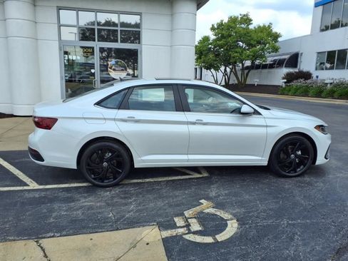 New 2025 Volkswagen Jetta SE image 8