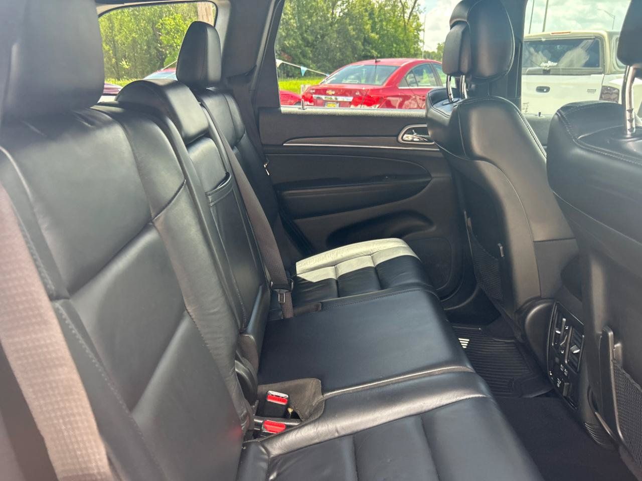 Used 2019 Jeep Grand Cherokee Limited AWD/4WD image 24