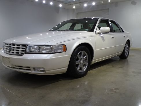 Used 2000 Cadillac Seville STS w/ Convenience Pkg FWD image 3