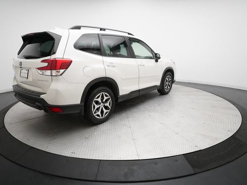 Used 2020 Subaru Forester Premium AWD/4WD image 35