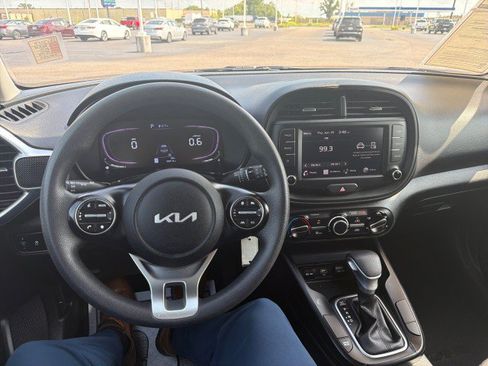 Used 2024 Kia Soul LX w/ Option Group 015 FWD image 12