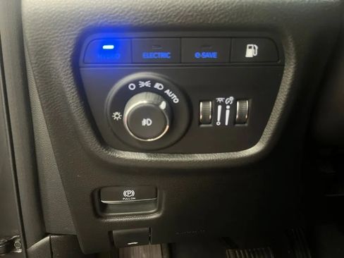 Used 2023 Jeep Grand Cherokee 4WD 4xe image 27