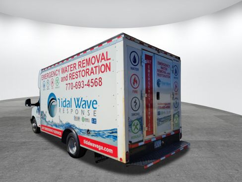 Used 2018 GMC Savana 3500 w/ Power Convenience Package image 6