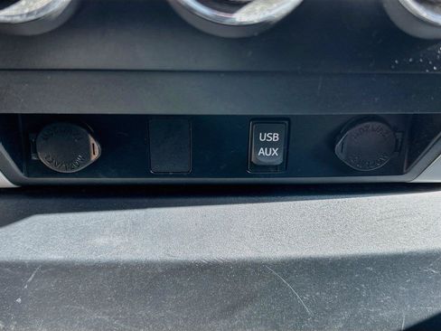 Used 2018 Toyota Tundra SR5 AWD/4WD image 29