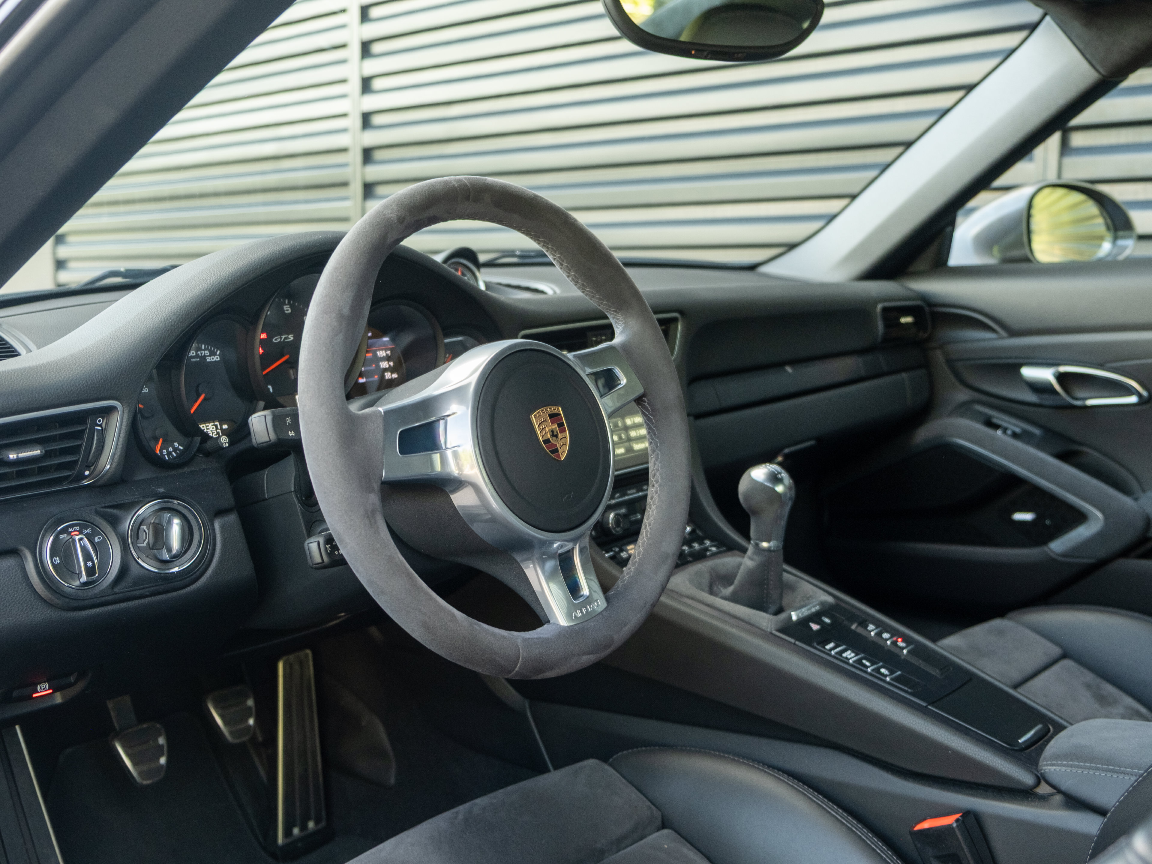 Certified 2016 Porsche 911 Carrera GTS RWD image 4