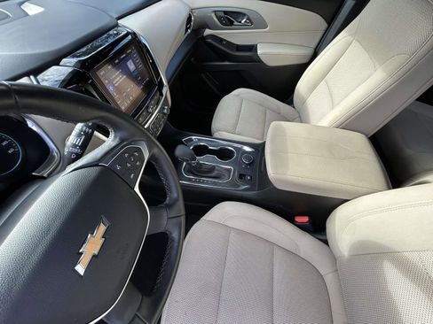Used 2023 Chevrolet Traverse LT image 10